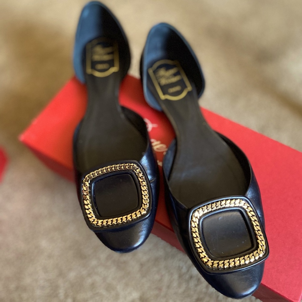 Roger Vivier Ballerine Chain Buckle.